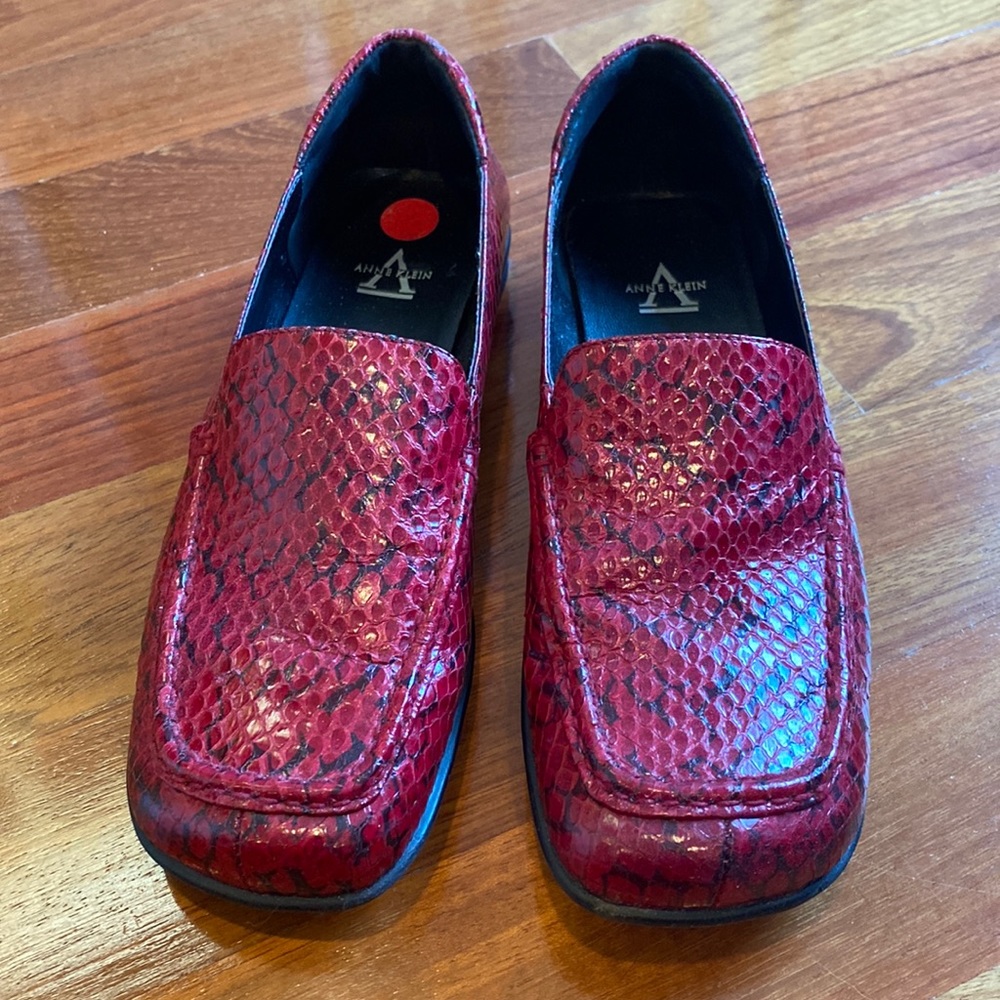 Anne Klein Ladies loafers!
